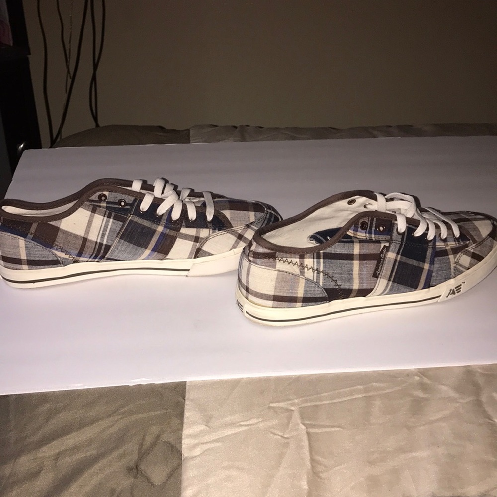 American Eagle canvass shoes, Plaid Color,size 11